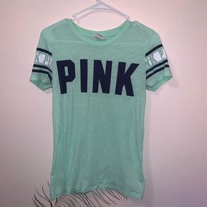 Pink t shirt (color mint green)
